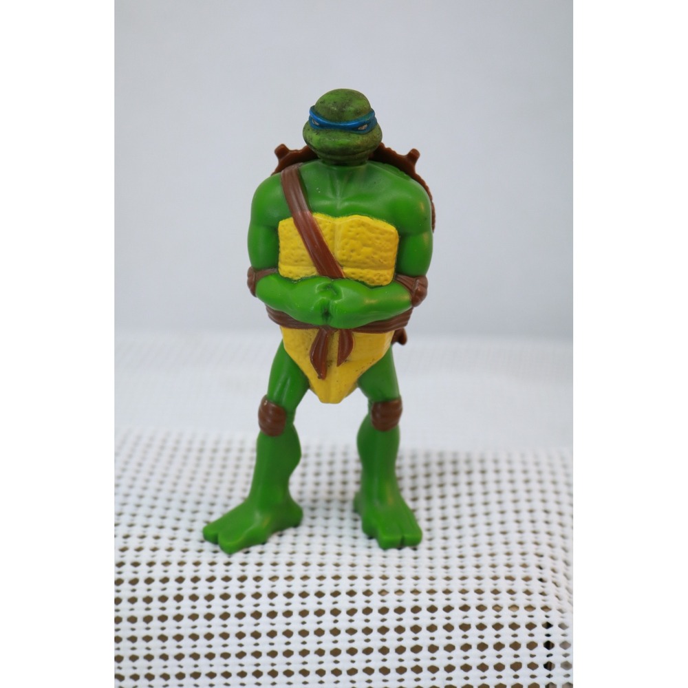 Playmates TMNT Action Figure Unisex 4.5in Green Leonardo Vintage Ninja Turtle